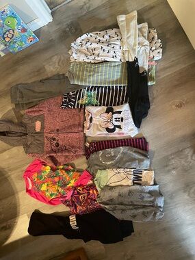 Girls Mixed Clothing Lot - size 5/6